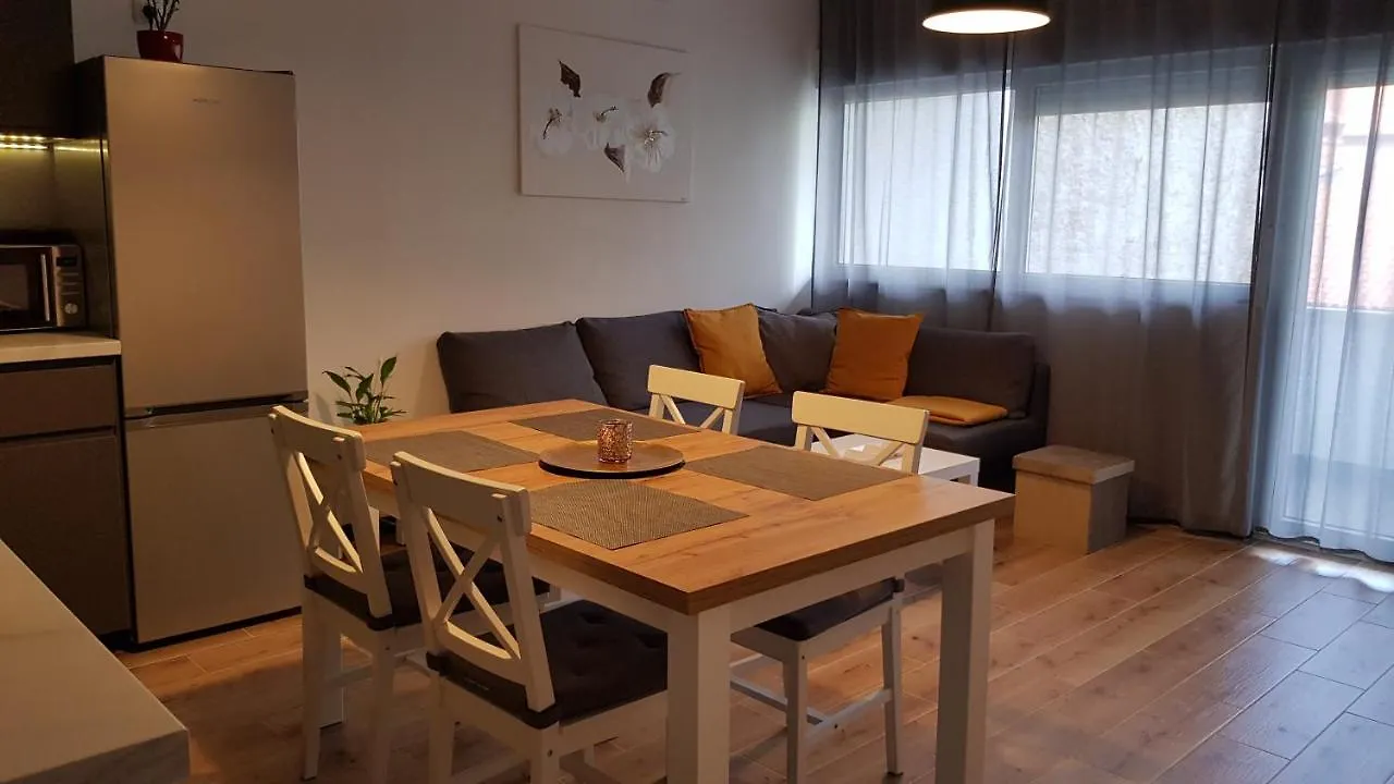 Kalea Pula Center Apartment