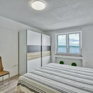 Apartamento Marina With Sea View, Pula